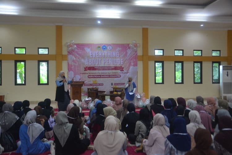 Seminar Keputrian Mengenal Thaharah dan Menjaga Kesucian 
